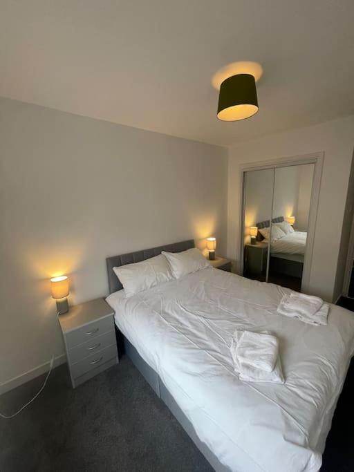 Modern 2 Bedroom City Apartment Glasgow Eksteriør billede