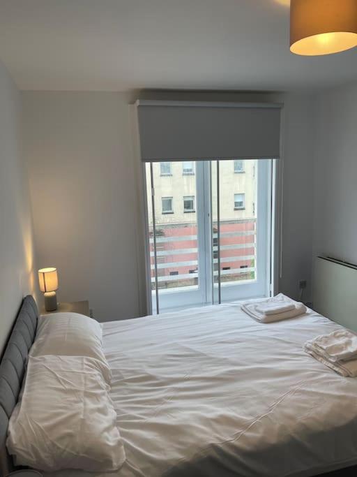Modern 2 Bedroom City Apartment Glasgow Eksteriør billede